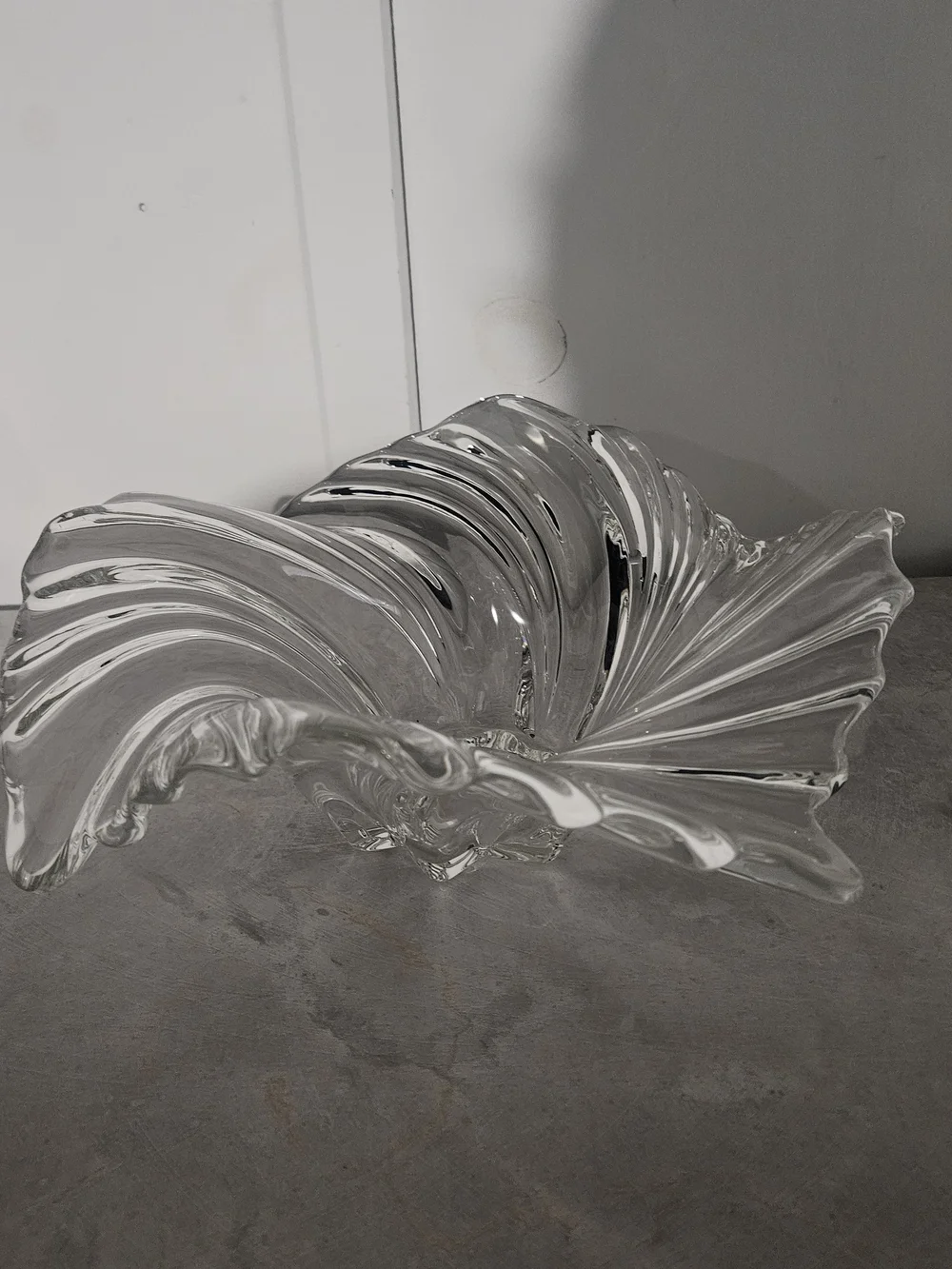 Mikasa Clear Swirl Sculpted Glass Centerpiece Bowl